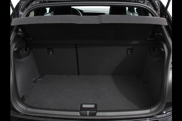 Volkswagen Polo 2.0 TSI GTI Automaat Navigatie Apple Carplay / Android Auto Adaptive Cruise Control Parkersensoren Park Assist Dodehoek Assistent Stoelverwarming Climate Control