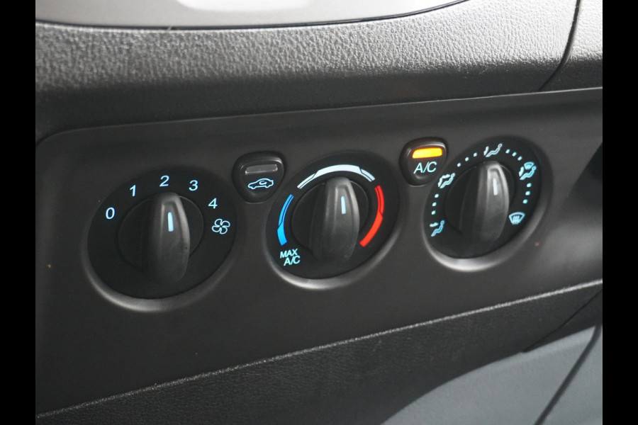 Ford Transit Custom 290 2.0D-131PK AUT-6 L1H1 Navi Camera Trekhaak PdcAirco Cruise Regen-/lichtsensor Euro 6 Trend Bluetooth Voorruit Verwarmd Achterklep Zijschuifdeur Wandbetimmering Adaptieve bochtverl 1e Eigenaar Euro 6