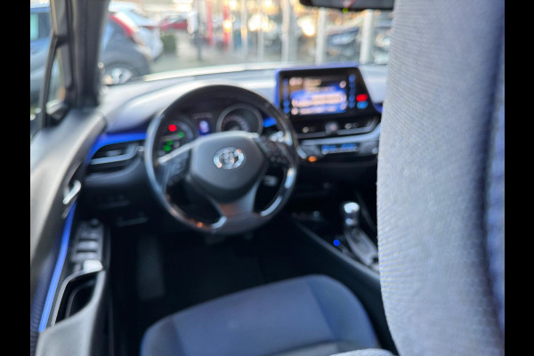 Toyota C-HR 1.8 Hybrid Bi-Tone Plus | JBL, LED Pakket, Dodehoekherkenning, Navigatie, Parkeersensoren, Stoelverwarming, Keyless, 18 inch