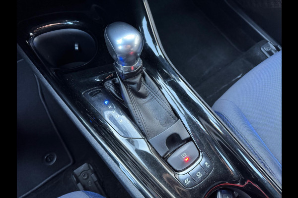 Toyota C-HR 1.8 Hybrid Bi-Tone Plus | JBL, LED Pakket, Dodehoekherkenning, Navigatie, Parkeersensoren, Stoelverwarming, Keyless, 18 inch