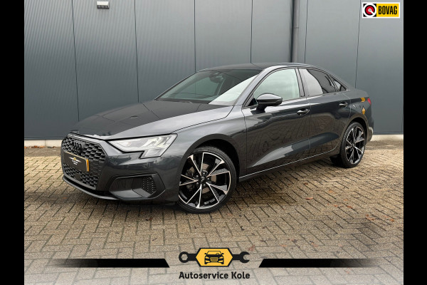 Audi A3 Limousine 30 TFSI Automaat * Carplay * Optiek Zwart * Parkeersensoren *