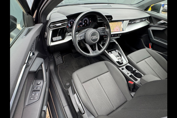 Audi A3 Limousine 30 TFSI Automaat * Carplay * Optiek Zwart * Parkeersensoren *