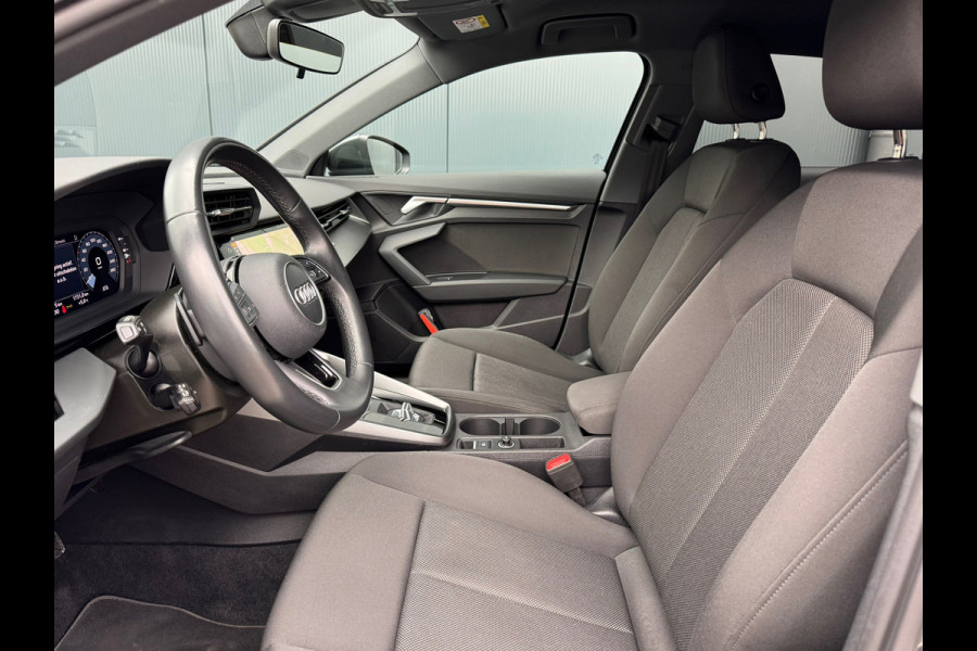 Audi A3 Limousine 30 TFSI Automaat * Carplay * Optiek Zwart * Parkeersensoren *