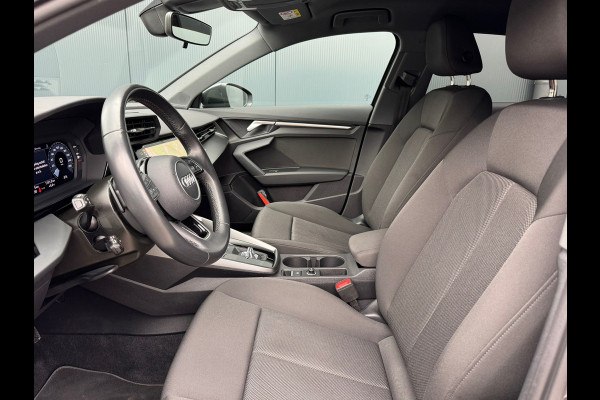 Audi A3 Limousine 30 TFSI Automaat * Carplay * Optiek Zwart * Parkeersensoren *