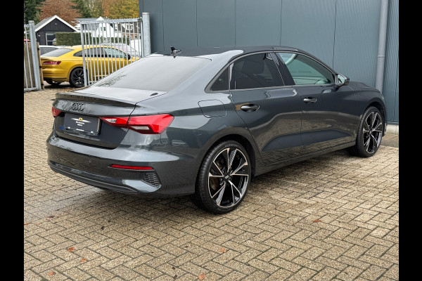 Audi A3 Limousine 30 TFSI Automaat * Carplay * Optiek Zwart * Parkeersensoren *