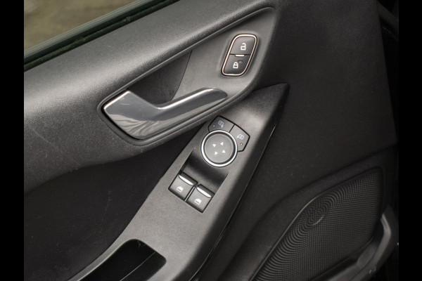 Ford Fiesta 1.1 Sport (APPLE CARPLAY,NAVI,LED,PDC,LANE ASSIST,DAB,BLUETOOTH,SPORTSTOELEN,LM VELGEN,NIEUWE APK,NETTE STAAT)