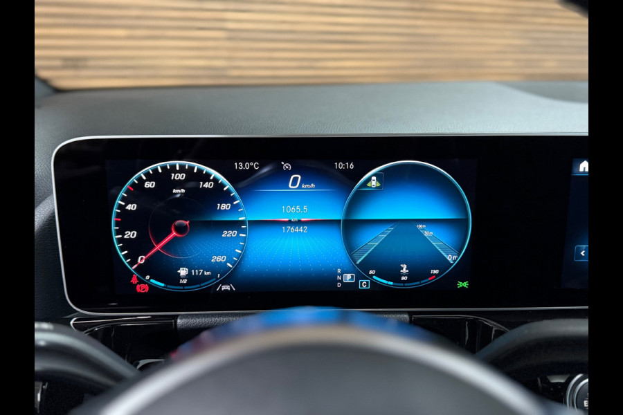 Mercedes-Benz B-Klasse 180 Business Solution AMG | Pano | Alcantara | 18' inch | DAB | Navigatie | Camera