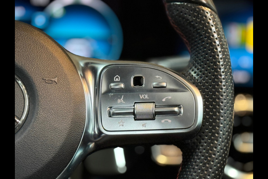 Mercedes-Benz B-Klasse 180 Business Solution AMG | Pano | Alcantara | 18' inch | DAB | Navigatie | Camera