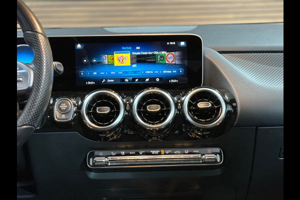 Mercedes-Benz B-Klasse 180 Business Solution AMG | Pano | Alcantara | 18' inch | DAB | Navigatie | Camera