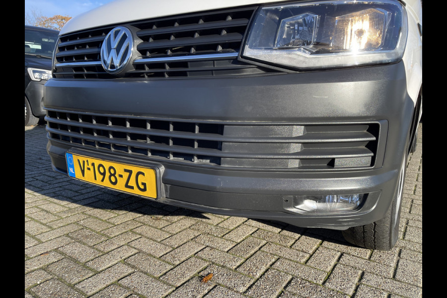 Volkswagen Transporter 2.0 TDI 102pk L1H1 Comfortline / vaste prijs rijklaar € 14.950 ex btw / bpm vrij / euro 6 diesel / Bott ingerichte laadruimte / airco / cruise / imperial / trekhaak !