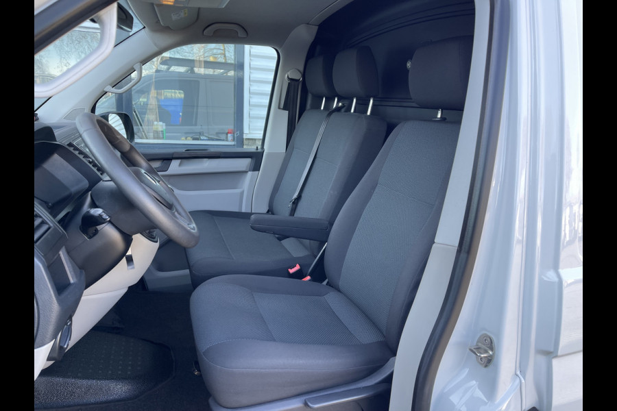Volkswagen Transporter 2.0 TDI 102pk L1H1 Comfortline / vaste prijs rijklaar € 14.950 ex btw / bpm vrij / euro 6 diesel / Bott ingerichte laadruimte / airco / cruise / imperial / trekhaak !