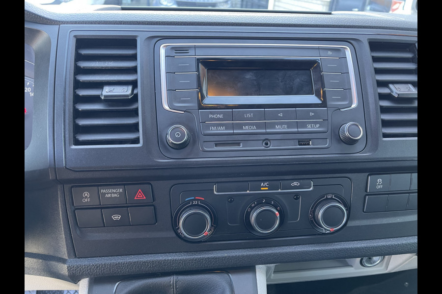 Volkswagen Transporter 2.0 TDI 102pk L1H1 Comfortline / vaste prijs rijklaar € 14.950 ex btw / bpm vrij / euro 6 diesel / Bott ingerichte laadruimte / airco / cruise / imperial / trekhaak !