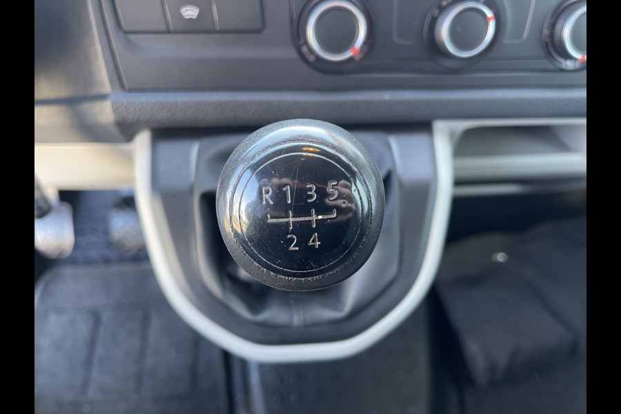 Volkswagen Transporter 2.0 TDI 102pk L1H1 Comfortline / vaste prijs rijklaar € 14.950 ex btw / bpm vrij / euro 6 diesel / Bott ingerichte laadruimte / airco / cruise / imperial / trekhaak !