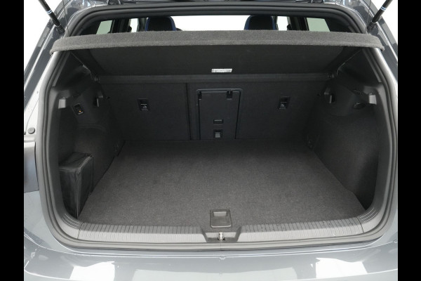 Volkswagen Golf 1.4 eHybrid 245pk GTE Panorama Trekhaak Camera Carplay Sideassist 327