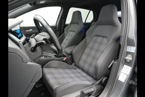 Volkswagen Golf 1.4 eHybrid 245pk GTE Panorama Trekhaak Camera Carplay Sideassist 327