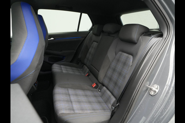 Volkswagen Golf 1.4 eHybrid 245pk GTE Panorama Trekhaak Camera Carplay Sideassist 327