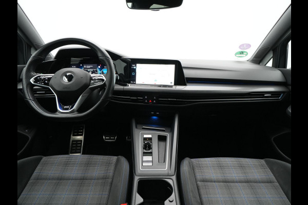 Volkswagen Golf 1.4 eHybrid 245pk GTE Panorama Trekhaak Camera Carplay Sideassist 327