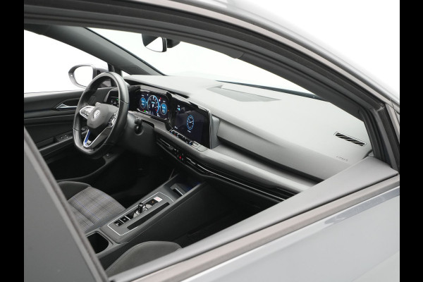 Volkswagen Golf 1.4 eHybrid 245pk GTE Panorama Trekhaak Camera Carplay Sideassist 327