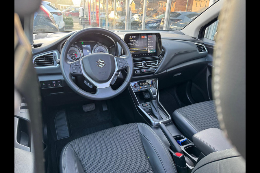 Suzuki S-Cross 1.5 Hybrid Automaat Style | Panoramadak, 360 Camera, Dodehoekherkenning, Parkeersensoren, Stoelverwarming, Keyless