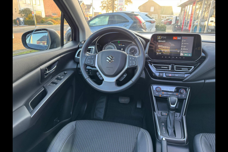 Suzuki S-Cross 1.5 Hybrid Automaat Style | Panoramadak, 360 Camera, Dodehoekherkenning, Parkeersensoren, Stoelverwarming, Keyless
