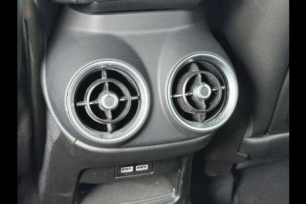 Alfa Romeo Stelvio 2.0 T AWD Super | BOMVOL| STOEL/ STUURVERW.| ELEK. ACHTERKLEP| CAMERA| MEM. STOEL| DODE HOEK| APPLE CARPLAY| RIJKLAARPRIJS. INCL 12 MND BOVAG GARANTIE