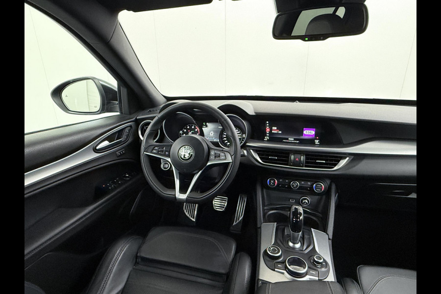 Alfa Romeo Stelvio 2.0 T AWD Super | BOMVOL| STOEL/ STUURVERW.| ELEK. ACHTERKLEP| CAMERA| MEM. STOEL| DODE HOEK| APPLE CARPLAY| RIJKLAARPRIJS. INCL 12 MND BOVAG GARANTIE