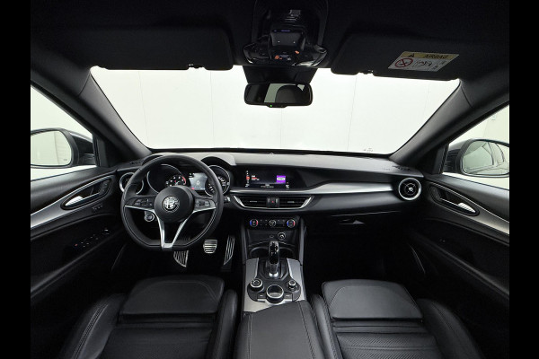 Alfa Romeo Stelvio 2.0 T AWD Super | BOMVOL| STOEL/ STUURVERW.| ELEK. ACHTERKLEP| CAMERA| MEM. STOEL| DODE HOEK| APPLE CARPLAY| RIJKLAARPRIJS. INCL 12 MND BOVAG GARANTIE
