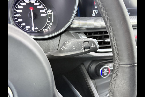 Alfa Romeo Stelvio 2.0 T AWD Super | BOMVOL| STOEL/ STUURVERW.| ELEK. ACHTERKLEP| CAMERA| MEM. STOEL| DODE HOEK| APPLE CARPLAY| RIJKLAARPRIJS. INCL 12 MND BOVAG GARANTIE