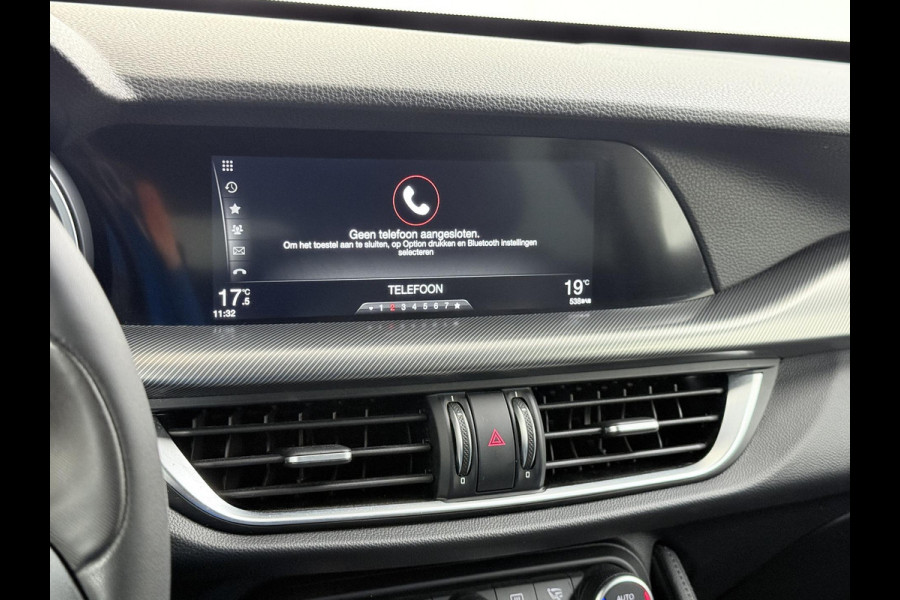 Alfa Romeo Stelvio 2.0 T AWD Super | BOMVOL| STOEL/ STUURVERW.| ELEK. ACHTERKLEP| CAMERA| MEM. STOEL| DODE HOEK| APPLE CARPLAY| RIJKLAARPRIJS. INCL 12 MND BOVAG GARANTIE
