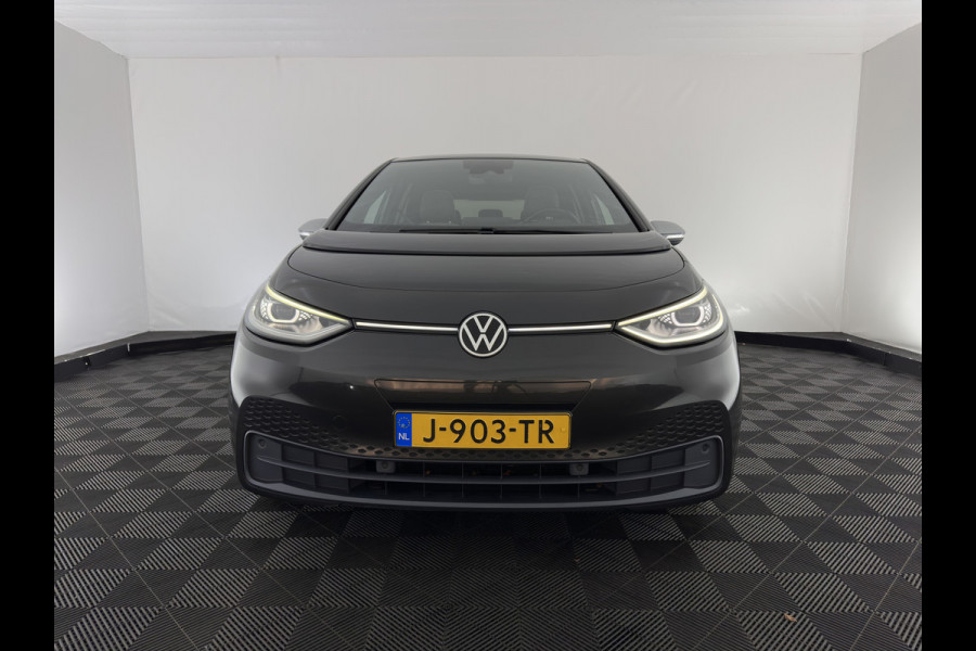 Volkswagen ID.3 First Max 58 kWh [ 3-Fase ] {SOH-91%} (INCL.BTW)  *PANO | HEAD-UP | ADAPTIVE-CRUISE | FULL-LED | BLIND-SPOT | CAMERA | KEYLESS | MICROFIBRE | AMBIENT-LIGHT | NAVI-FULLMAP | DAB+ | ECC | PDC | HEATED-SPORTSEATS | DIGI-COCKPIT | 20