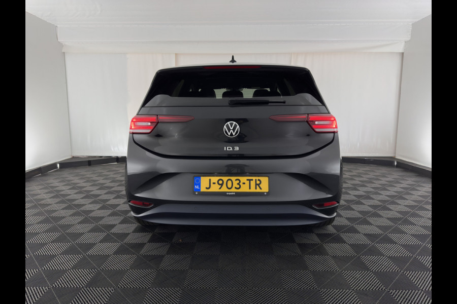 Volkswagen ID.3 First Max 58 kWh [ 3-Fase ] {SOH-91%} (INCL.BTW)  *PANO | HEAD-UP | ADAPTIVE-CRUISE | FULL-LED | BLIND-SPOT | CAMERA | KEYLESS | MICROFIBRE | AMBIENT-LIGHT | NAVI-FULLMAP | DAB+ | ECC | PDC | HEATED-SPORTSEATS | DIGI-COCKPIT | 20