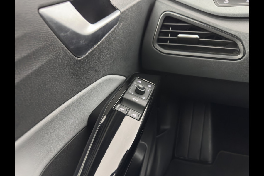 Volkswagen ID.3 First Max 58 kWh [ 3-Fase ] {SOH-91%} (INCL.BTW)  *PANO | HEAD-UP | ADAPTIVE-CRUISE | FULL-LED | BLIND-SPOT | CAMERA | KEYLESS | MICROFIBRE | AMBIENT-LIGHT | NAVI-FULLMAP | DAB+ | ECC | PDC | HEATED-SPORTSEATS | DIGI-COCKPIT | 20