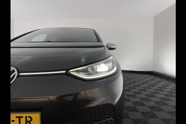 Volkswagen ID.3 First Max 58 kWh [ 3-Fase ] {SOH-91%} (INCL.BTW)  *PANO | HEAD-UP | ADAPTIVE-CRUISE | FULL-LED | BLIND-SPOT | CAMERA | KEYLESS | MICROFIBRE | AMBIENT-LIGHT | NAVI-FULLMAP | DAB+ | ECC | PDC | HEATED-SPORTSEATS | DIGI-COCKPIT | 20