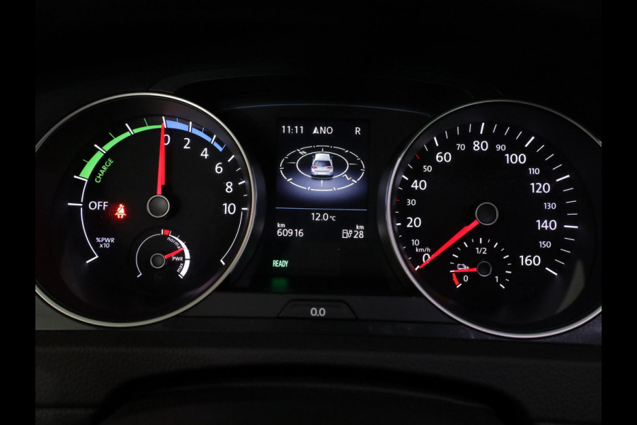 Volkswagen e-Golf E-DITION 136pk | Navi| Parksensors| LM-velgen| LED