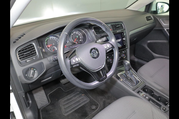 Volkswagen e-Golf E-DITION 136pk | Navi| Parksensors| LM-velgen| LED
