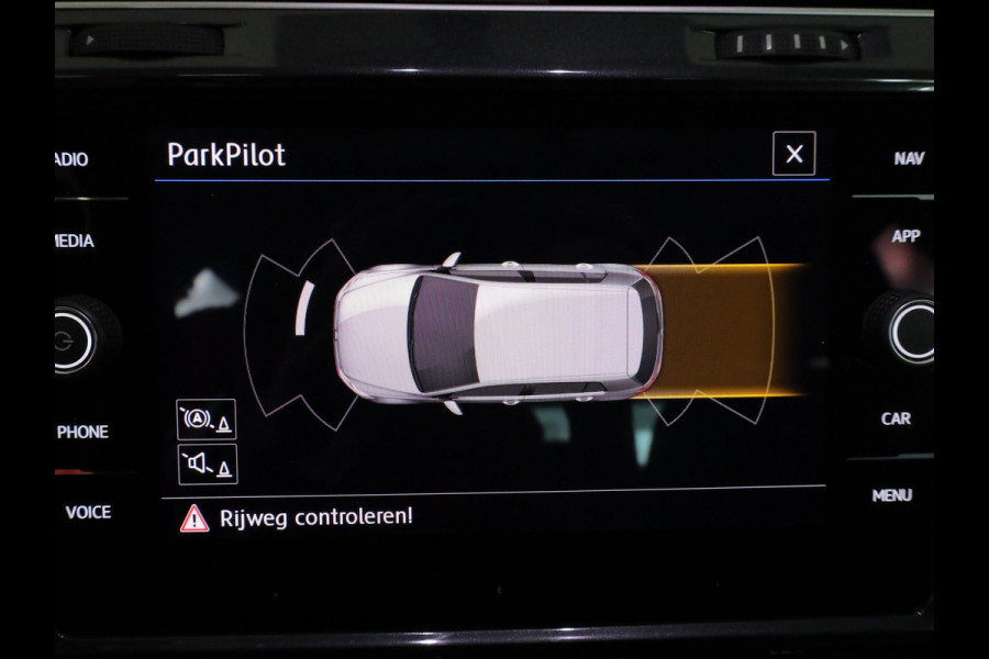 Volkswagen e-Golf E-DITION 136pk | Navi| Parksensors| LM-velgen| LED