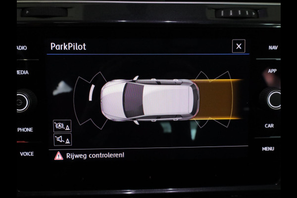 Volkswagen e-Golf E-DITION 136pk | Navi| Parksensors| LM-velgen| LED