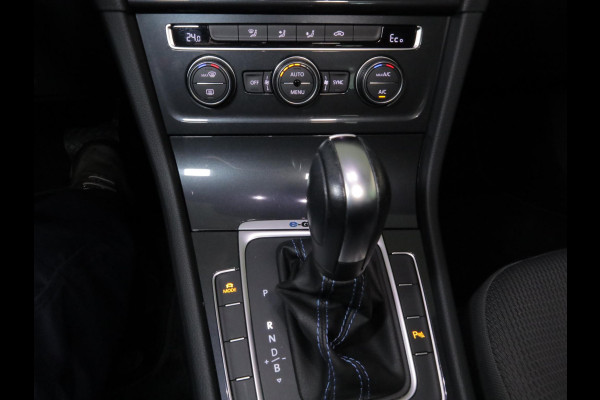Volkswagen e-Golf E-DITION 136pk | Navi| Parksensors| LM-velgen| LED