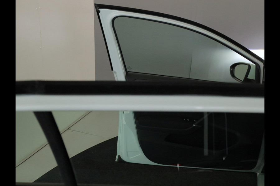 Volkswagen e-Golf E-DITION 136pk | Navi| Parksensors| LM-velgen| LED