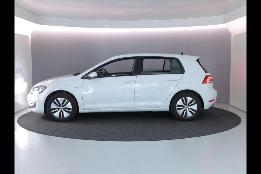 Volkswagen e-Golf E-DITION 136pk | Navi| Parksensors| LM-velgen| LED
