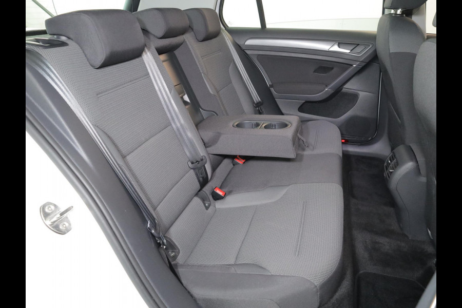 Volkswagen e-Golf E-DITION 136pk | Navi| Parksensors| LM-velgen| LED