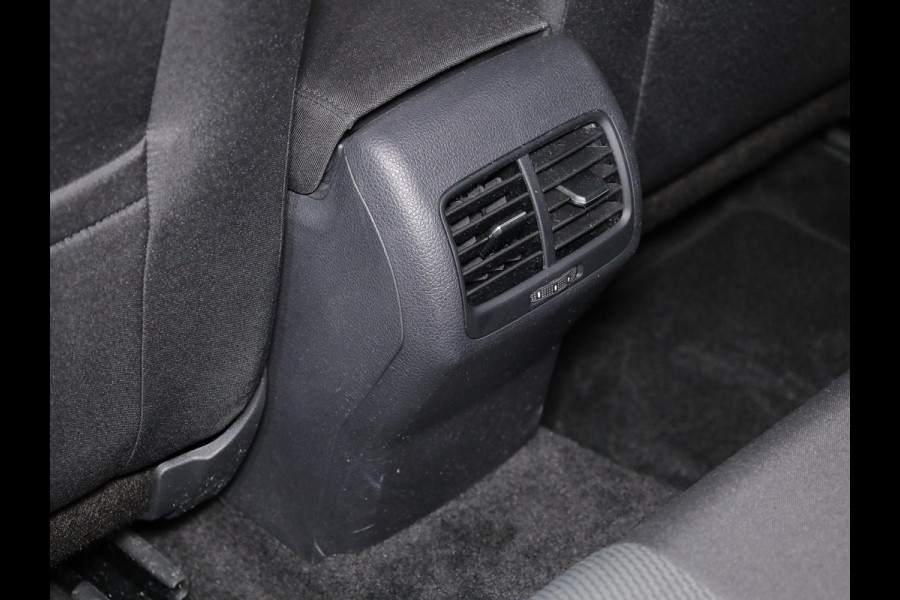 Volkswagen e-Golf E-DITION 136pk | Navi| Parksensors| LM-velgen| LED