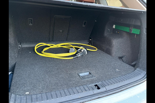 Škoda ENYAQ iV 80 KwH SOH 94% trekhaak Drive sport plus warmtepomp lederen bekleding wit metallic 21 inch lichtmetalen velgen