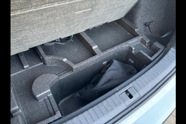 Škoda ENYAQ iV 80 KwH SOH 94% trekhaak Drive sport plus warmtepomp lederen bekleding wit metallic 21 inch lichtmetalen velgen