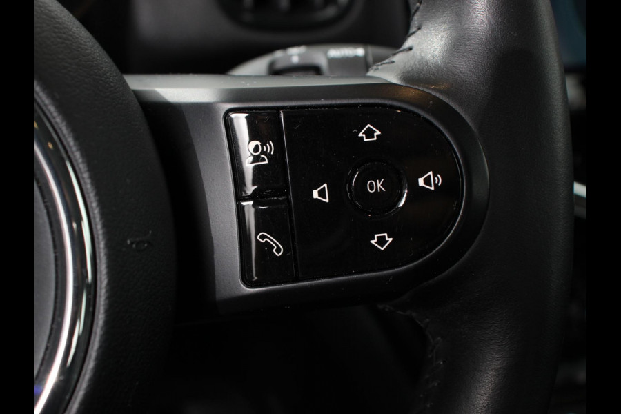 MINI Countryman PHEV 2.0 Cooper S E ALL4 Classic | Navigatie | Parkeersensoren achter | Achteruitrij camera | Cruise Control | Airco | 17” Lichtmetalen Velgen | Dakrails | Verwarmde voorstoelen | LED