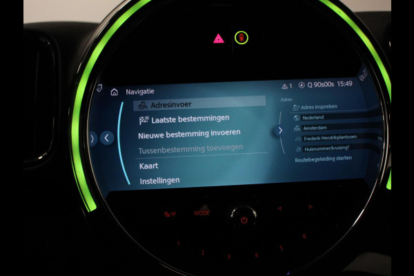 MINI Countryman PHEV 2.0 Cooper S E ALL4 Classic | Navigatie | Parkeersensoren achter | Achteruitrij camera | Cruise Control | Airco | 17” Lichtmetalen Velgen | Dakrails | Verwarmde voorstoelen | LED