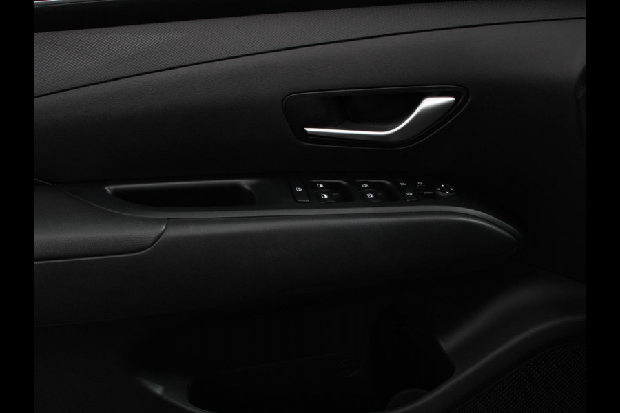 Hyundai Tucson 1.6 T-GDI PHEV Comfort 4WD Climate control Cruise control Parkeersensoren achter Achteruitrij camera Navigatie LED Apple Carplay/ Android Auto