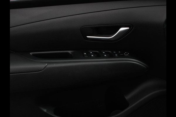 Hyundai Tucson 1.6 T-GDI PHEV Comfort 4WD Climate control Cruise control Parkeersensoren achter Achteruitrij camera Navigatie LED Apple Carplay/ Android Auto