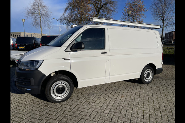 Volkswagen Transporter 2.0 TDI 102pk L1H1 Comfortline / vaste prijs rijklaar € 16.950 ex btw / lease vanaf € / euro 6 / bpm vrij / ingerichte laadruimte / imperial / bijrijdersbank / trekhaak / airco / cruise !