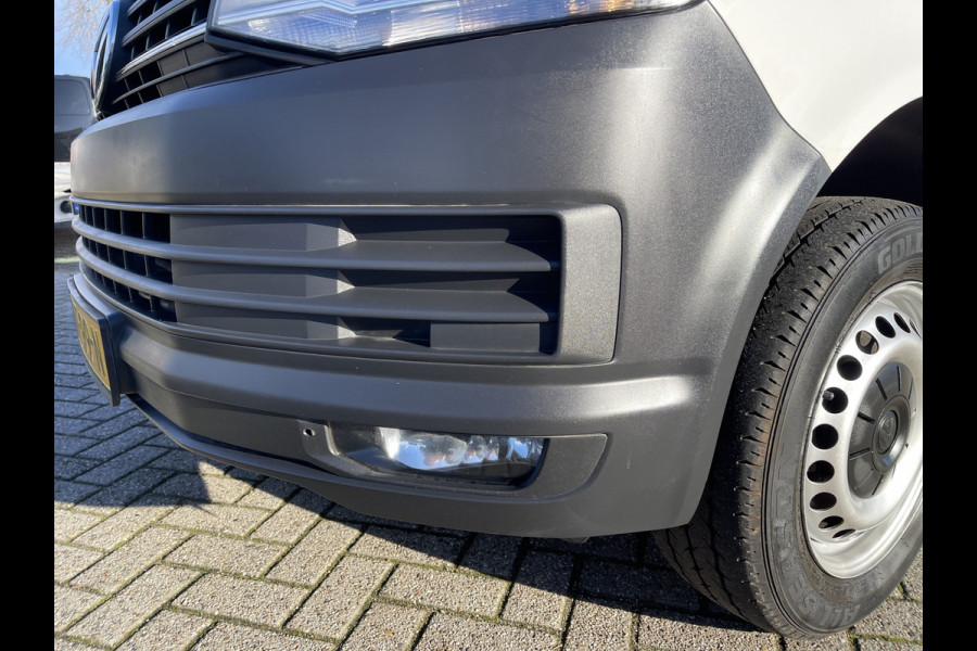 Volkswagen Transporter 2.0 TDI 102pk L1H1 Comfortline / vaste prijs rijklaar € 16.950 ex btw / lease vanaf € / euro 6 / bpm vrij / ingerichte laadruimte / imperial / bijrijdersbank / trekhaak / airco / cruise !